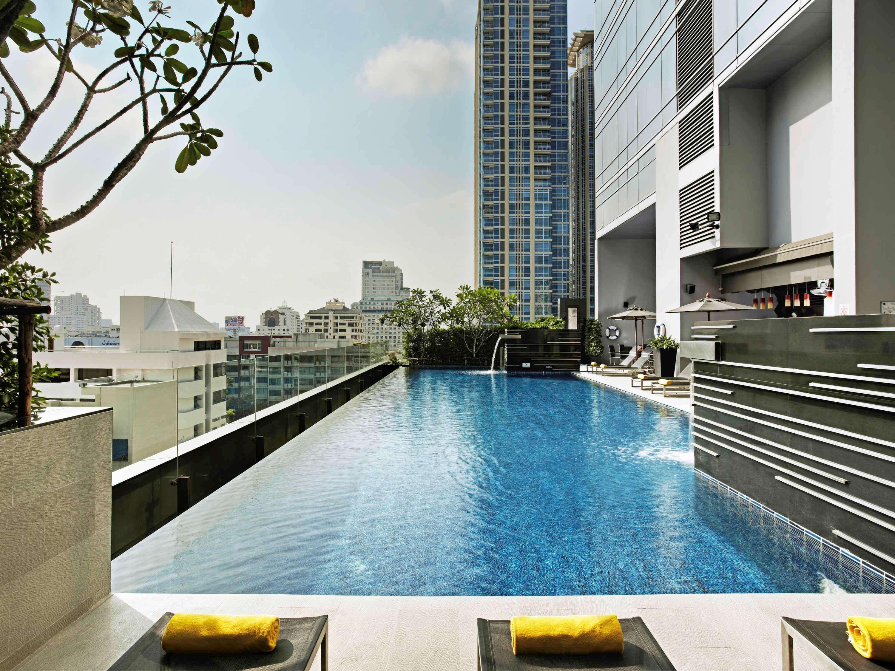 Novotel Bangkok Ploenchit Sukhumvit Exterior foto