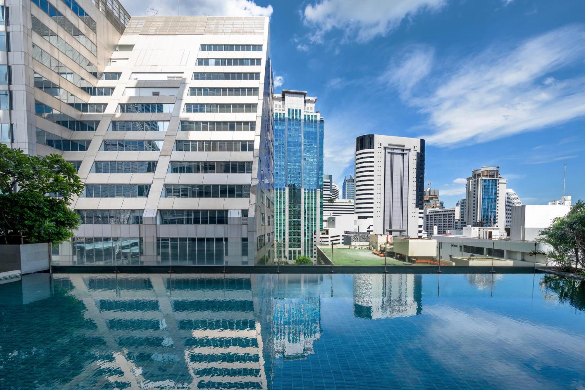 Four Points By Sheraton Bangkok Ploenchit - Formerly Novotel Bangkok Ploenchit Exterior foto